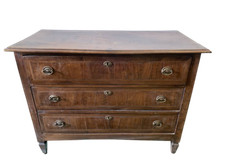 Cassettone piemontese  Luigi XVI XVIII secolo lastronato in noce,  filettato