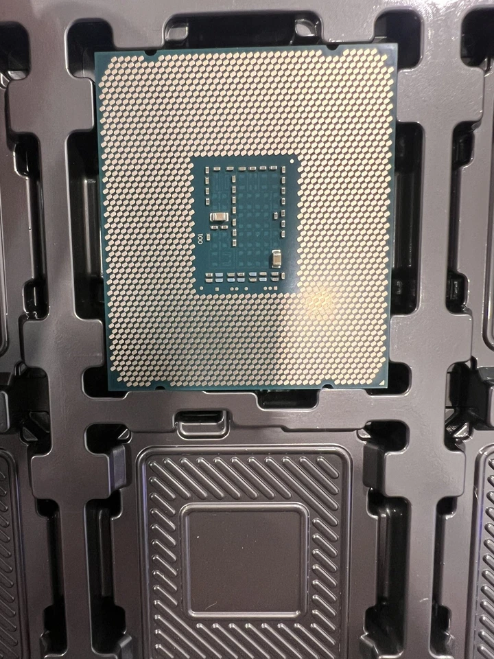 Intel Xeon CM8064401439612 E5-2680V3 SR1XP NEW - Image 2 of 2