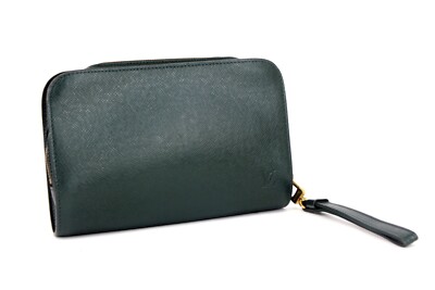 Auth LOUIS VUITTON Baikal Second Taiga Green Leather Clutch Bag