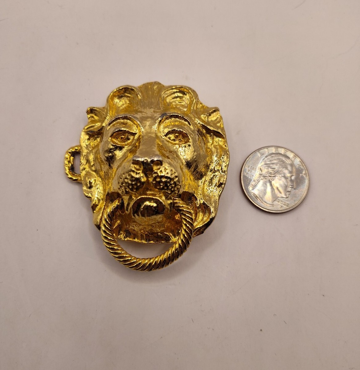 Vintage 1974 Mimi Di N Gold Tone Lion Doorknocker Belt  display picture 3