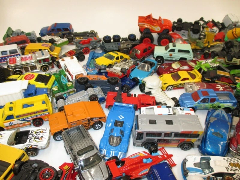 🔥LOTE de coches fundidos a presión - MATCHBOX, Hot Wheels, Ect Grab Bag Lote 40 SIN BUSCAR🔥 Foto 3 de 4