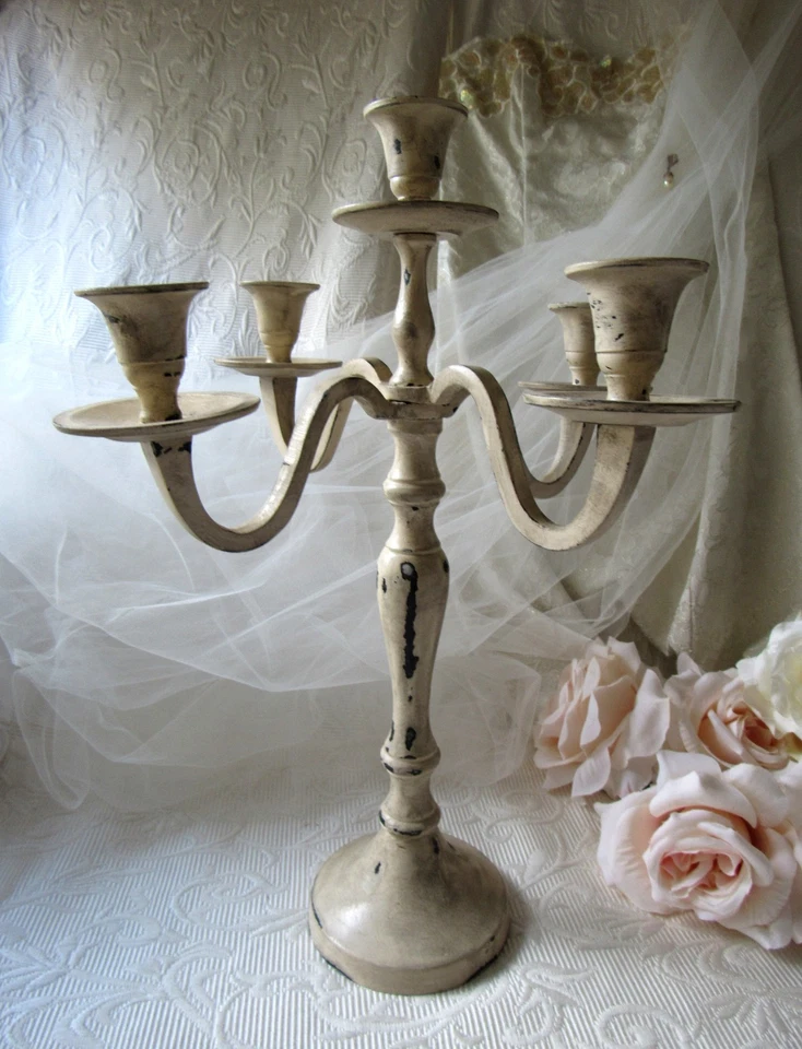 Candelabro rústico de 5 puntas, blanco antiguo, decoración de granja angustiada, barroco, evento Foto 3 de 4