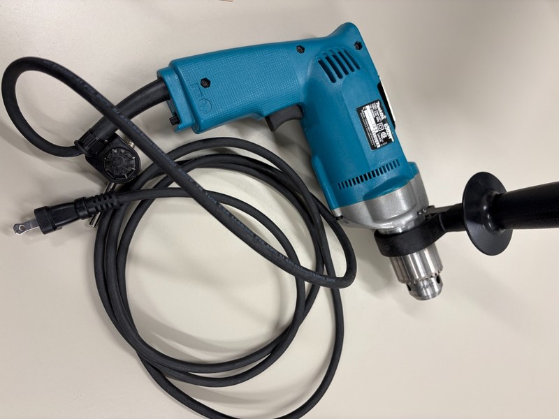 Makita 6302H