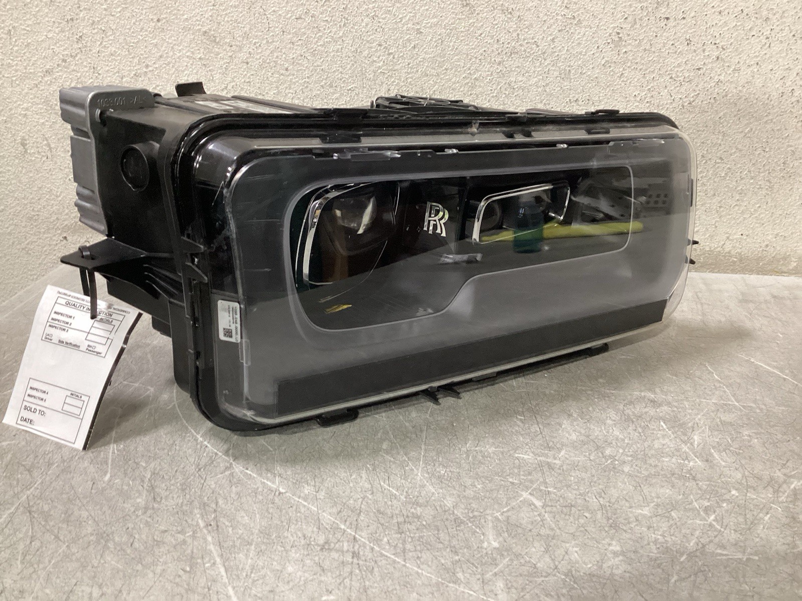 2019 2020 2021 2022 2023 Rolls Royce CULLINAN Right Headlight Used OEM SHELL