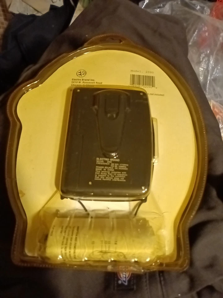  Vintage Electro Brand Stereo Cassette Player Am/Fm Radio Model 2090 - Image 3 of 3