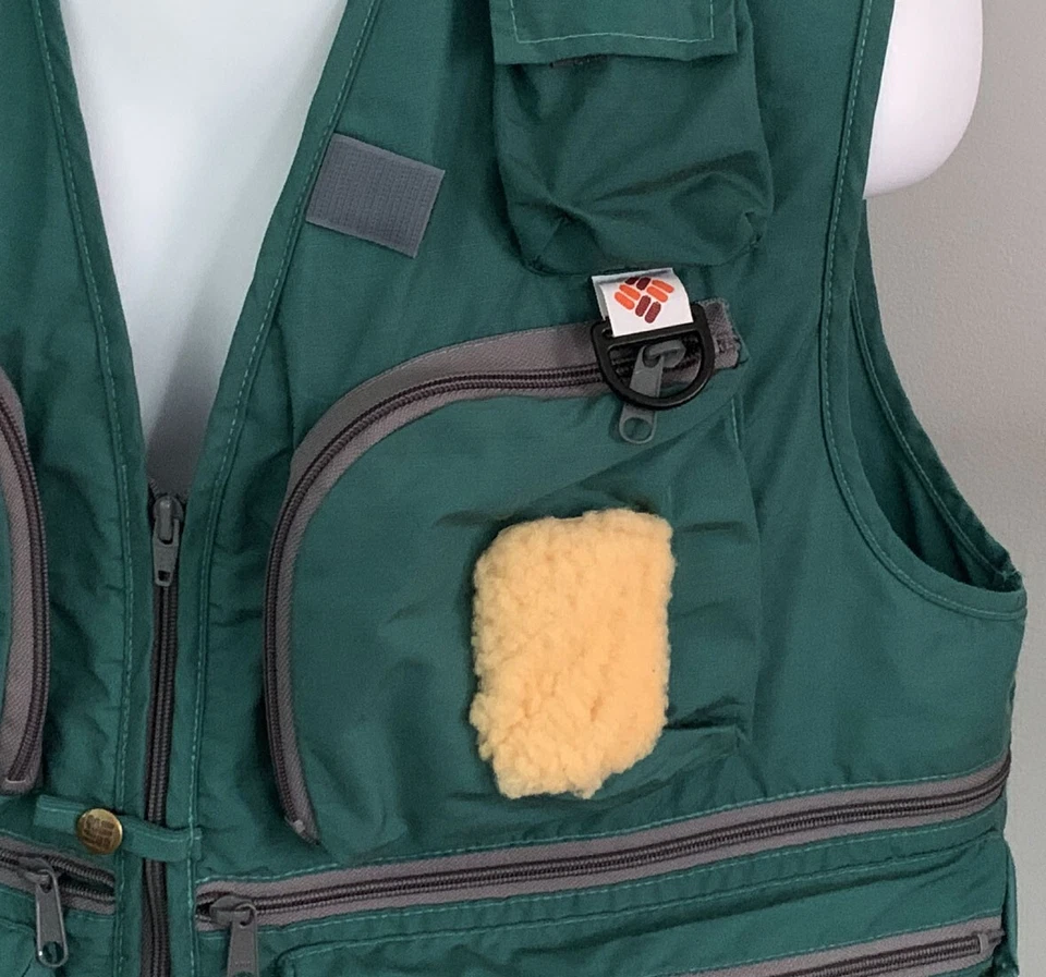 Vintage Columbia Fishing Vest Size Large Green USA Made Water Repellent Fabric - Image 4 of 4