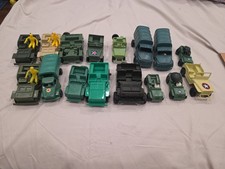 Plastic Tanks GREEN BEIGE Toy Soldiers Army Men Vehicle Made In China Lot Of 16