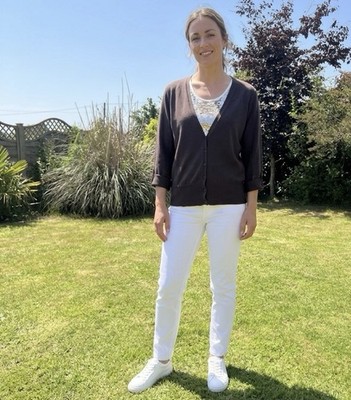 Braune Strickjacke von Monsoon 3/4 Arm mit Knopfdetail. Größe 16. Eleganter Stil