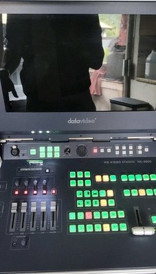 Datavideo HS 2000  5- Channel Portable Video Studio Bad Screen. Powers On.