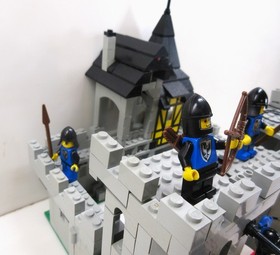Lego Vintage LL Black Falcons Castle #6074-Fortress-100% w/minifigs  (1986)