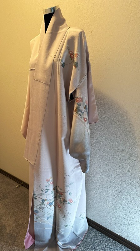 VINTAGE Visiting kimono, Autumn flower pattern Yuzen awase Wide collar Pure silk
