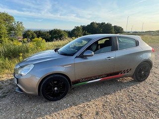 Alfa Romeo Giulietta Lusso JTDM 2 diesel Quadrifoglio cloverleaf