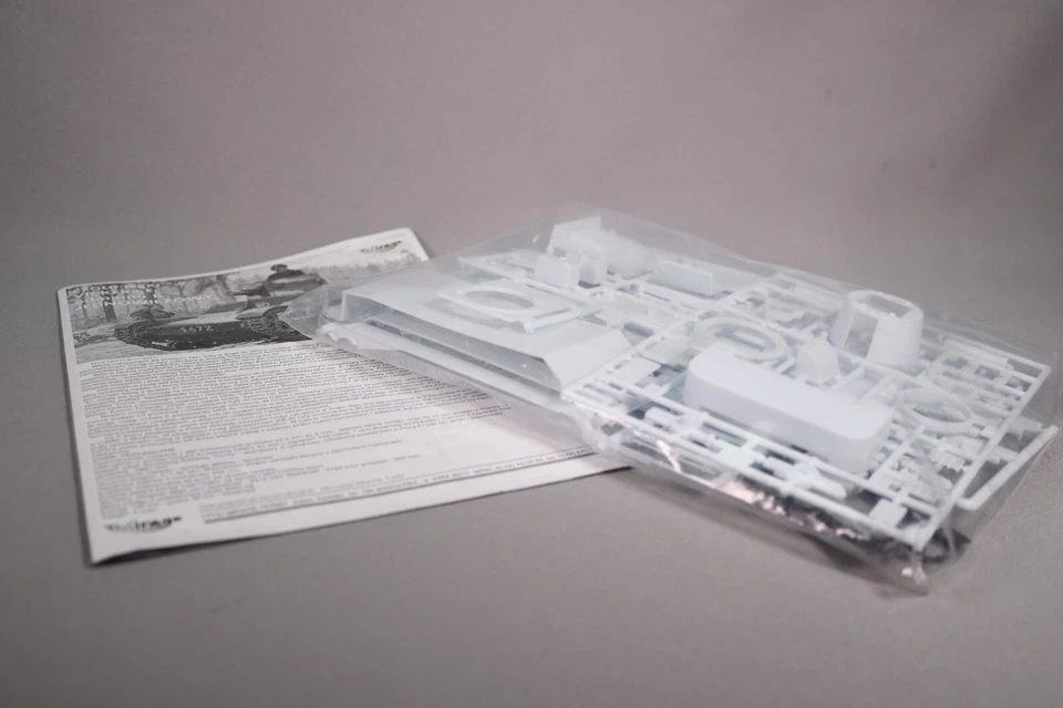 LP381 MIRAGE HOBBY 35304 Maquette 1/35 1:35 Char Tank Vickers EmkB Czotg lekki - Photo 2/4