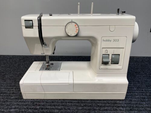 PFAFF Hobby 303 Sewing Machine - Picture 2 of 15