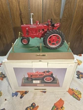 1/16 Farmall M Tractor on Best of Show Plaque Bank