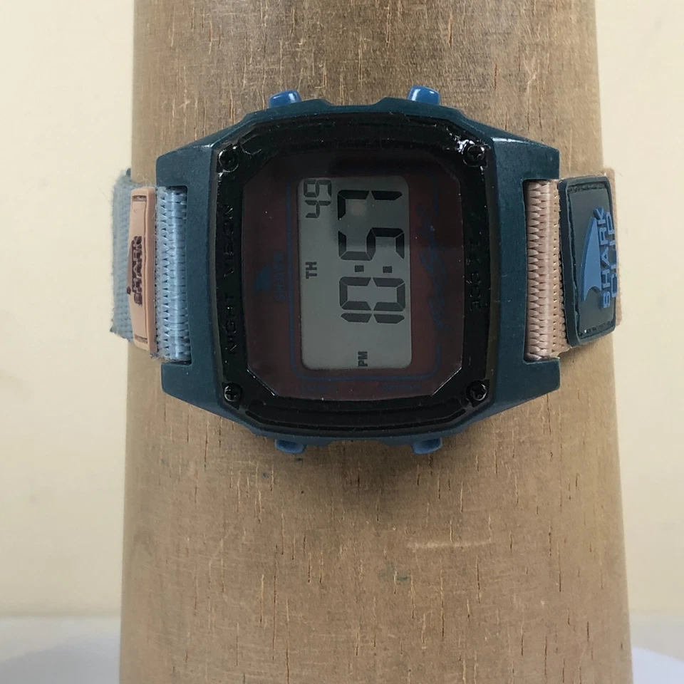 Freestyle Shark unissex FS101136 relógio multifuncional nylon quartzo digital 34mm 8" - Imagem 2 de 4