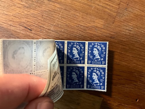 GB 10/- GPO Folleto Agosto 1967 Completo Sin Perf Fila Superior Error Corte H27 - Imagen 2 de 8