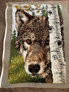 J&P COATS “WOLF” COMPLETED LATCH HOOK KIT