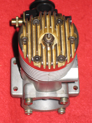 MOTEUR OS - OS FS-61 moteur quatre temps - Neuf ! - 3 glucides Lot de