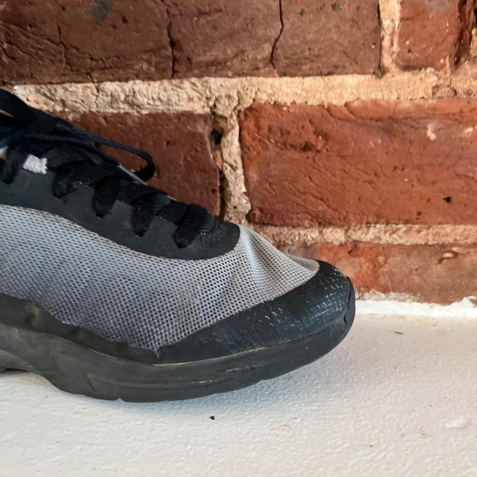 Nike Air Max Invigor Women’s Grey/Black Trainers | UK Size 5 image 7