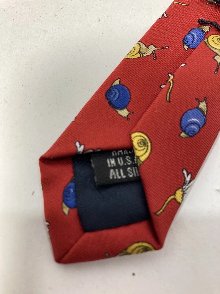 Vintage 90’s Burberrys Mens All Silk Tie-Unique Floral & Snail Design on Red - Image 3 of 4