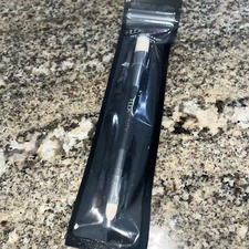 HUDA BEAUTY ~ FACE CONCEAL & BLEND COMPLEXION BRUSH