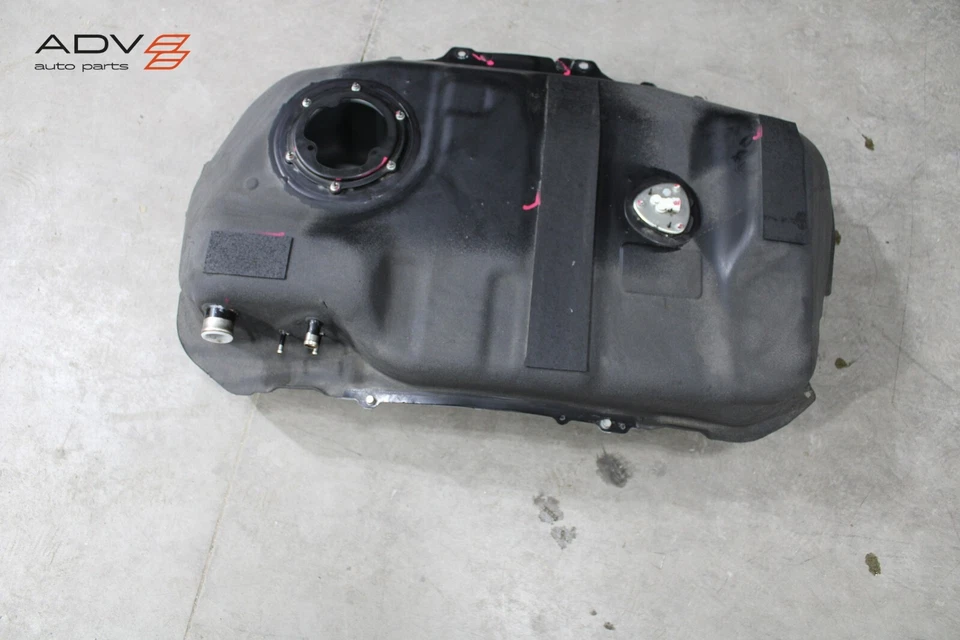 Mitsubishi Outlander Sport 2018-2024 depósito de combustible OEM Foto 3 de 4