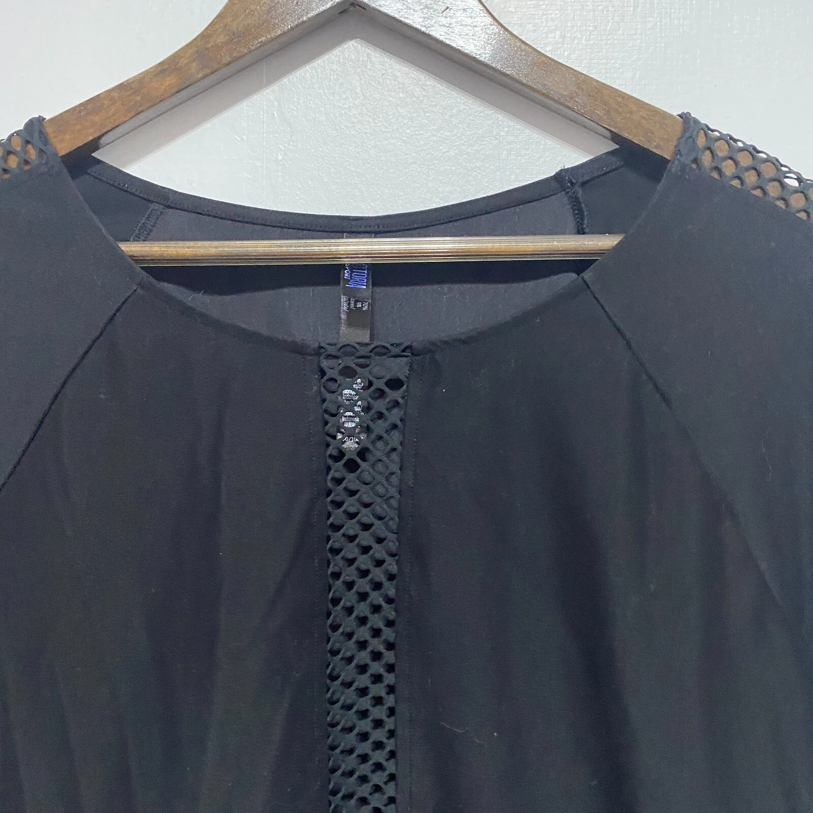 victoria-secret-vs cage sleeve cropped plush stretch active yoga shirt