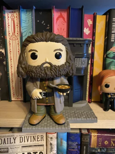 Funko Pop! Deluxe: Harry Potter 141 Hagrid w/ The Leaky Cauldron Target Exclusiv