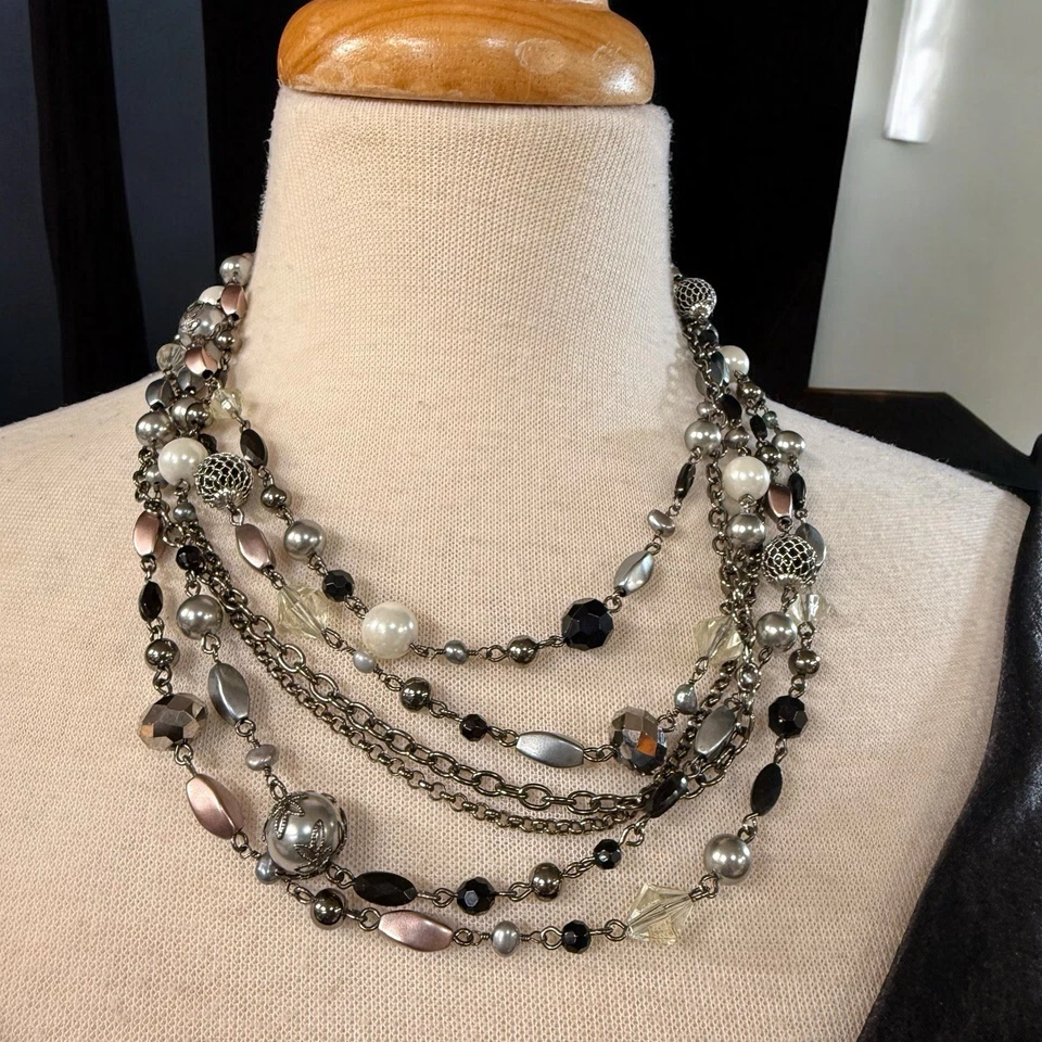 Collar Lia Sophia Multi Hilos - Cuentas Mezcladas, Cadenas, Perlas, Negro Foto 2 de 4