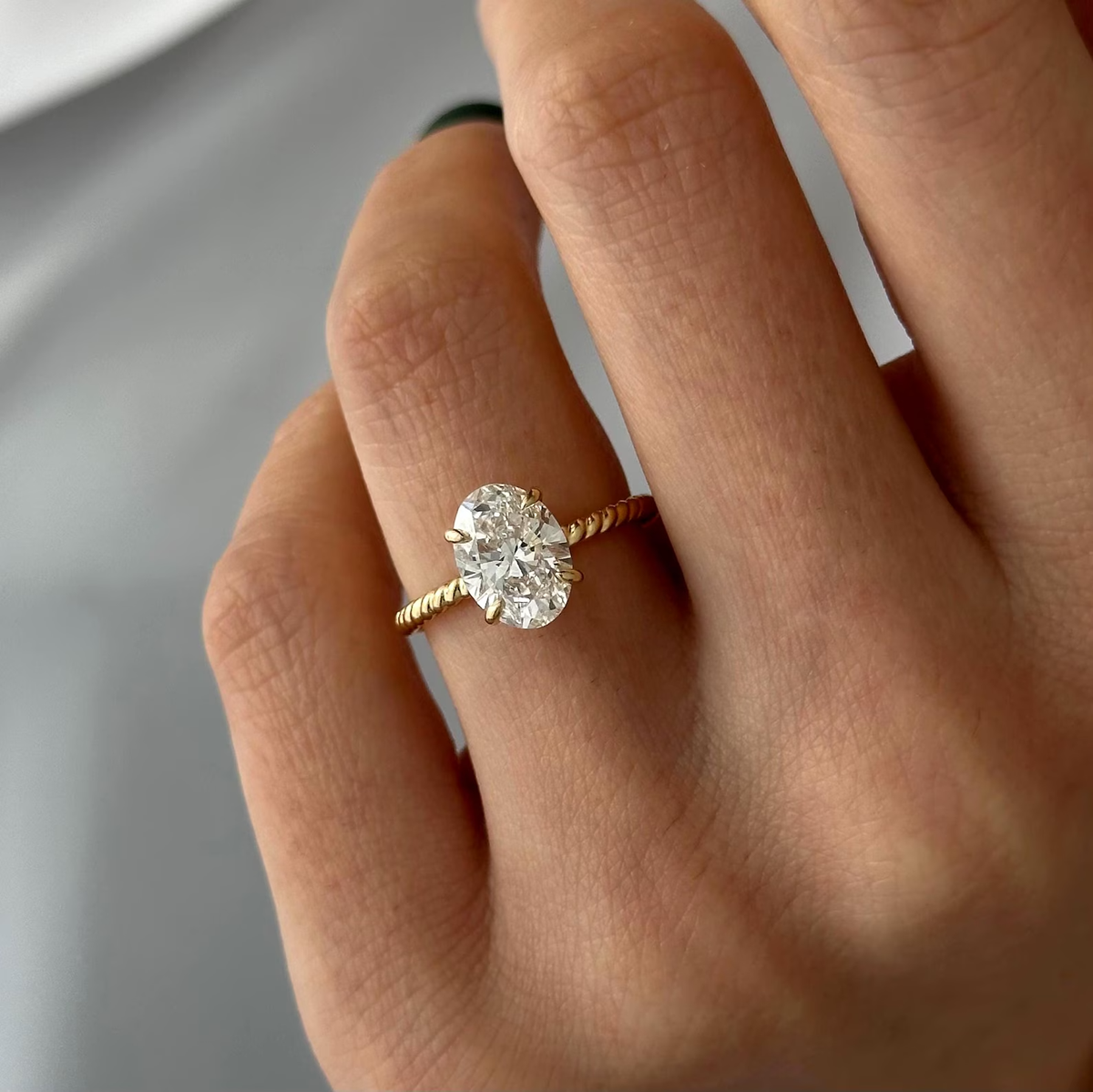 Lab Grown Carat Oval Diamond E VVS2 Twisted Rope Hidden Halo