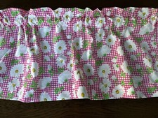 White Daisy Valance On A Pink Checked Background. New Handmade