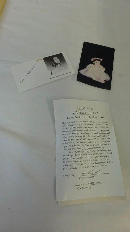 Gloria Vanderbilt's " Gloria At Uno " #0586/2000 COA Immagine Enclosed - Immagine 4 di 4