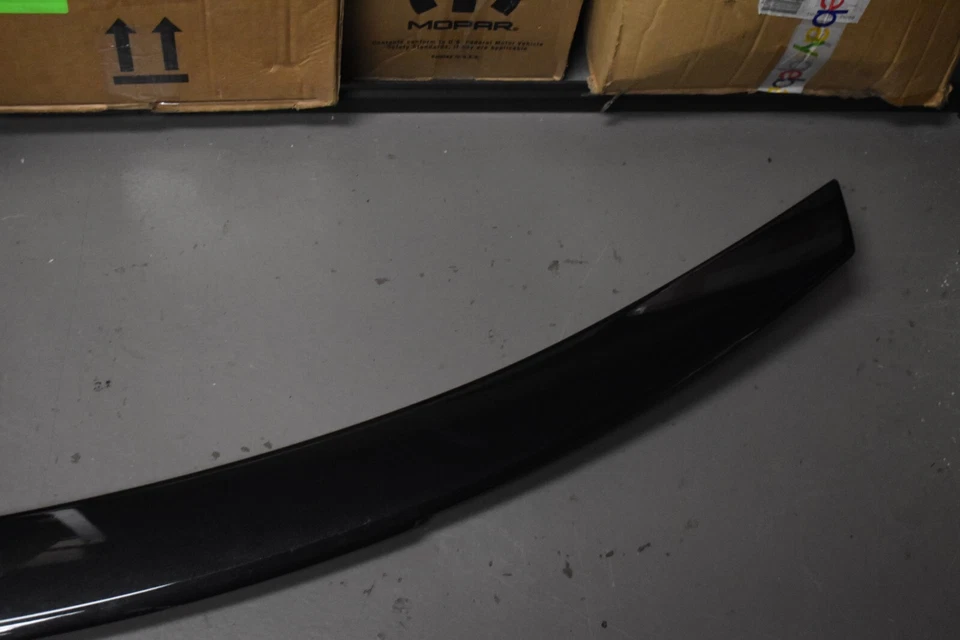 Chevrolet Corvette Grand Sport 2017 alerón de fábrica OEM Foto 3 de 4