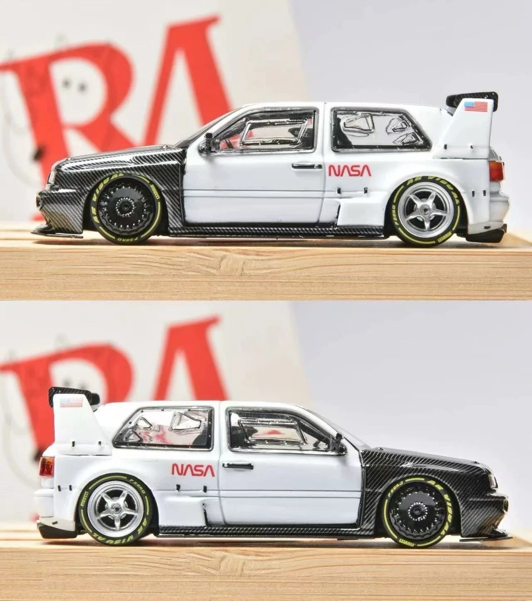 Rhino Model 1:64 Golf GolfGolf 3 x F40 LM 