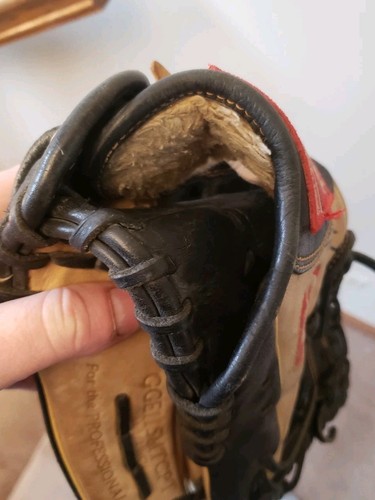 Rawlings GG Elite 11.5" RHT Glove GGE115MTCPT Writing on Glove - Picture 6 of 6