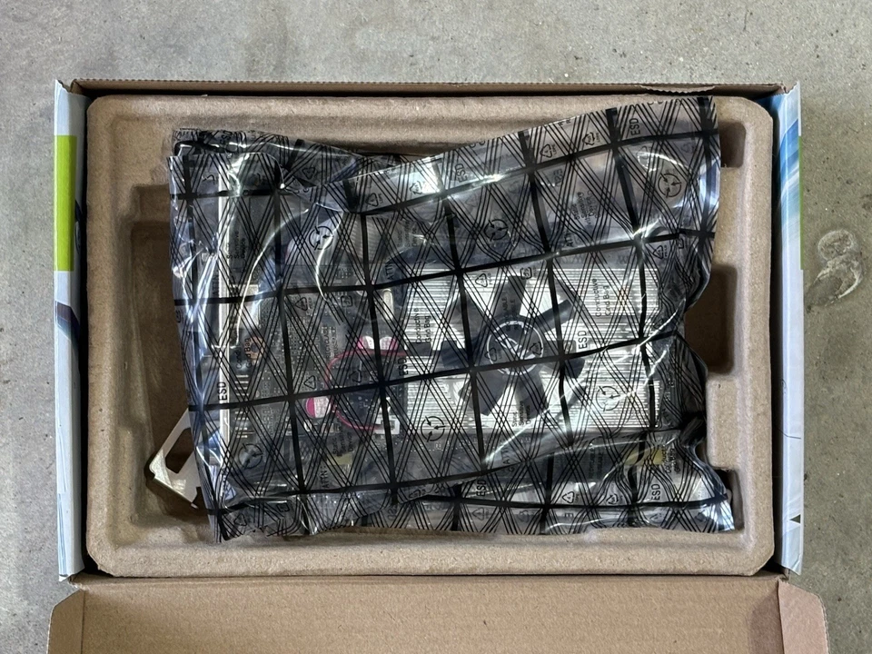 Nvidia GeForce 210 Express 2.0 Graphics Card 1024 MB DDR3 PCI New In Box - Image 3 of 3