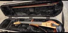 Yamaha YEV-104 4 String Electric Violin - Natural Wood  Case and Amp