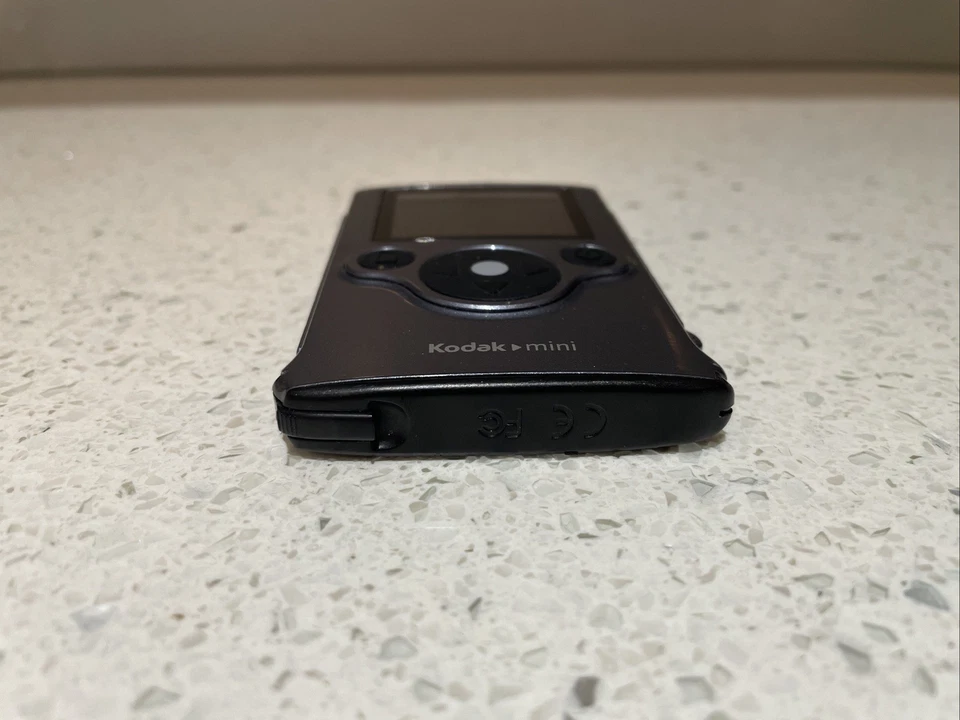 KODAK ZM1 Waterproof Pocket MINI Digital VIDEO CAMERA Camcorder Dark Gray - Image 4 of 4