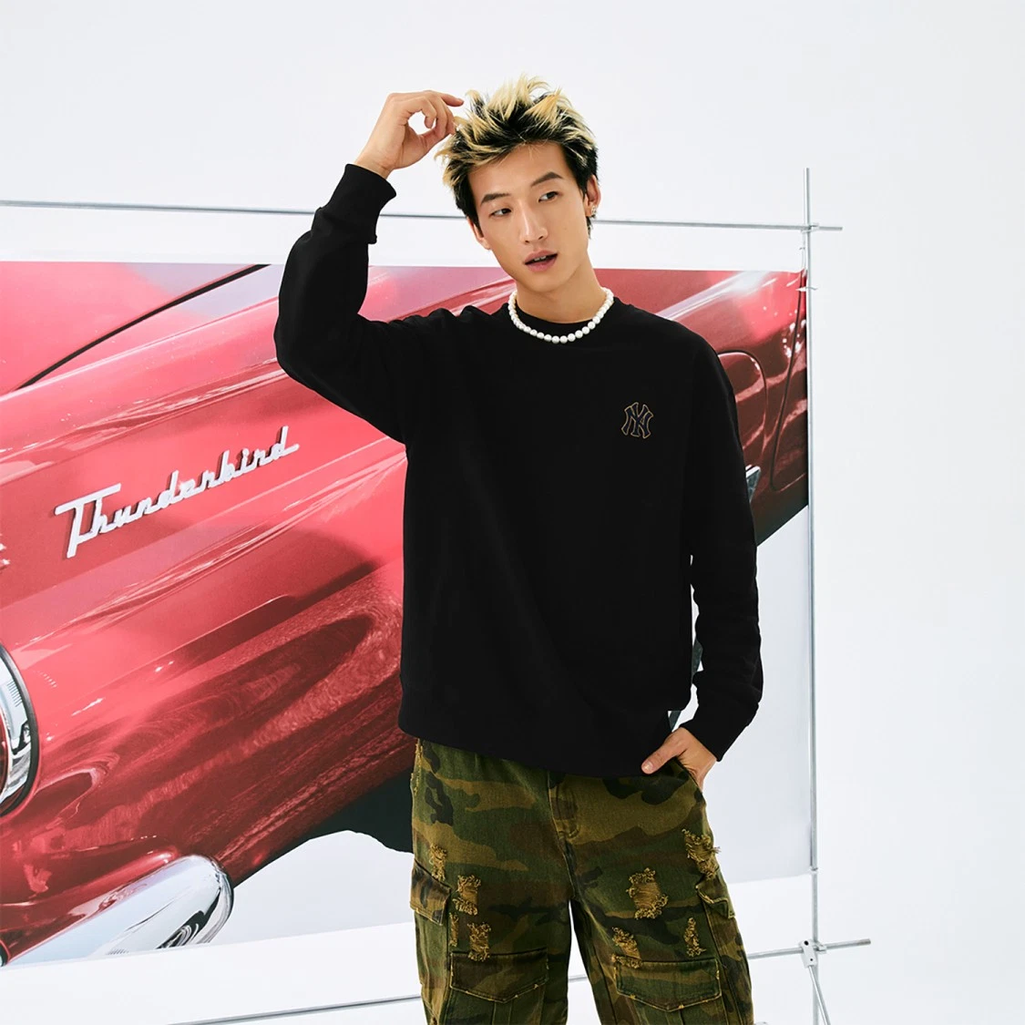 Letter Logo Long Sleeve Loose Fit Sports Sweatshirt Unisex Black