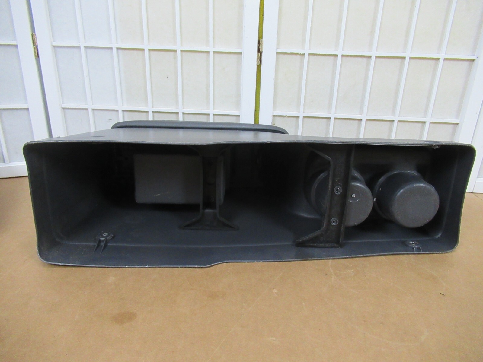 8697 Nissan D21 Pickup Truck Center Console Shifter Armrest Cup Drink