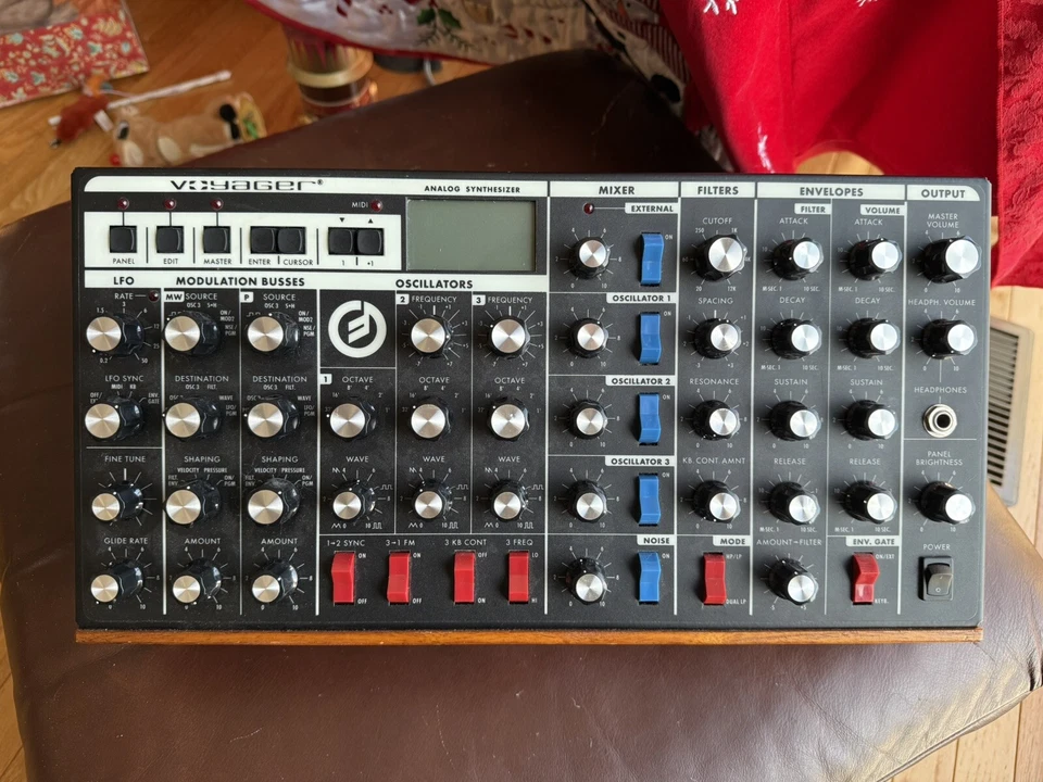 READ MOOG RACK Minimoog Voyager RME synthesizer V3.5 /rack mount - Image 2 of 4
