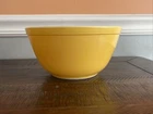 Vintage Pyrex 402 1 1/2 Quart Mixing Bowl Yellow Ovenware