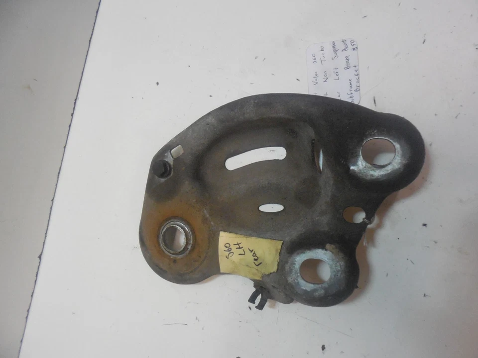 Volvo S60 2001 2,4 L suspensión trasera izquierda no turbo subchasis soporte de montaje de viga Foto 2 de 2
