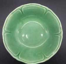VTG Mount Clemons Pottery Company Green Bowl Flower Petal Petalware Design 7.75"