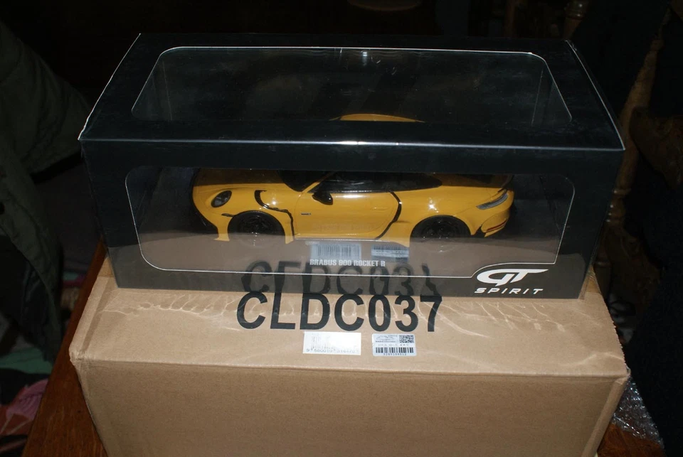 1/18 GT Spirit 1:18 Porsche BRABUS 900 Rocket-R jaune - avec vitrine - Photo 2/4