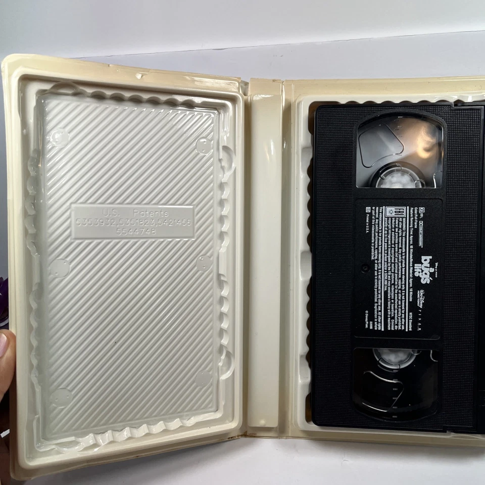 A Bug's Life (VHS, 1999) - Image 3 of 4