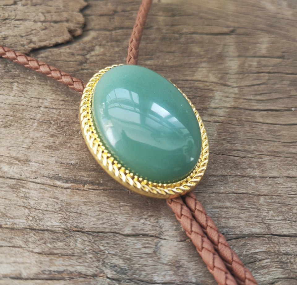Gravata bolo de jade verde artesanal: joias de cowboy douradas ocidentais - Imagem 2 de 4