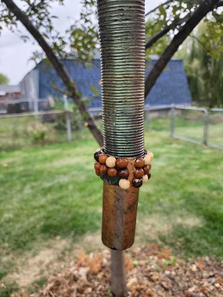 Flauta de mangueira elástica Slinky – cobre frisado e PVC psicodélico verde e borracha - Imagem 4 de 4