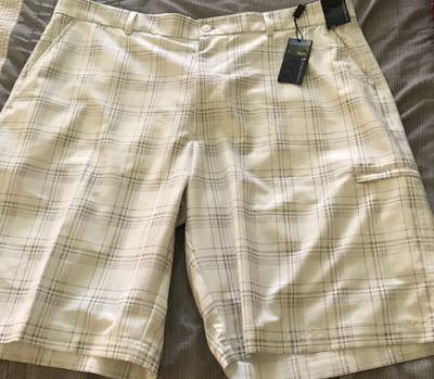 Pebble Beach Mens Performance Golf Shorts Plaid White with Gray Size 40 NEW